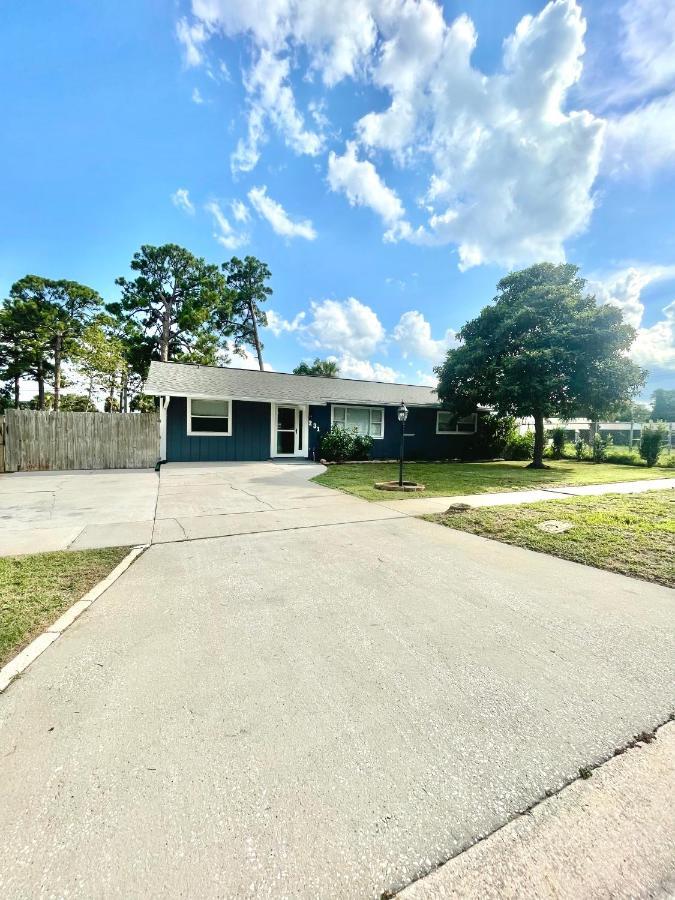 A Cozy Space Coast Retreat ไททัสวิลล์ ภายนอก รูปภาพ
